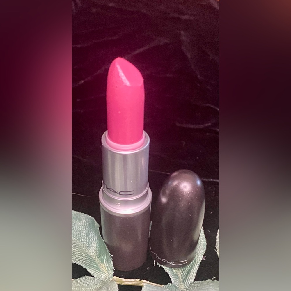MAC LIPSTICK shade LICKABLE